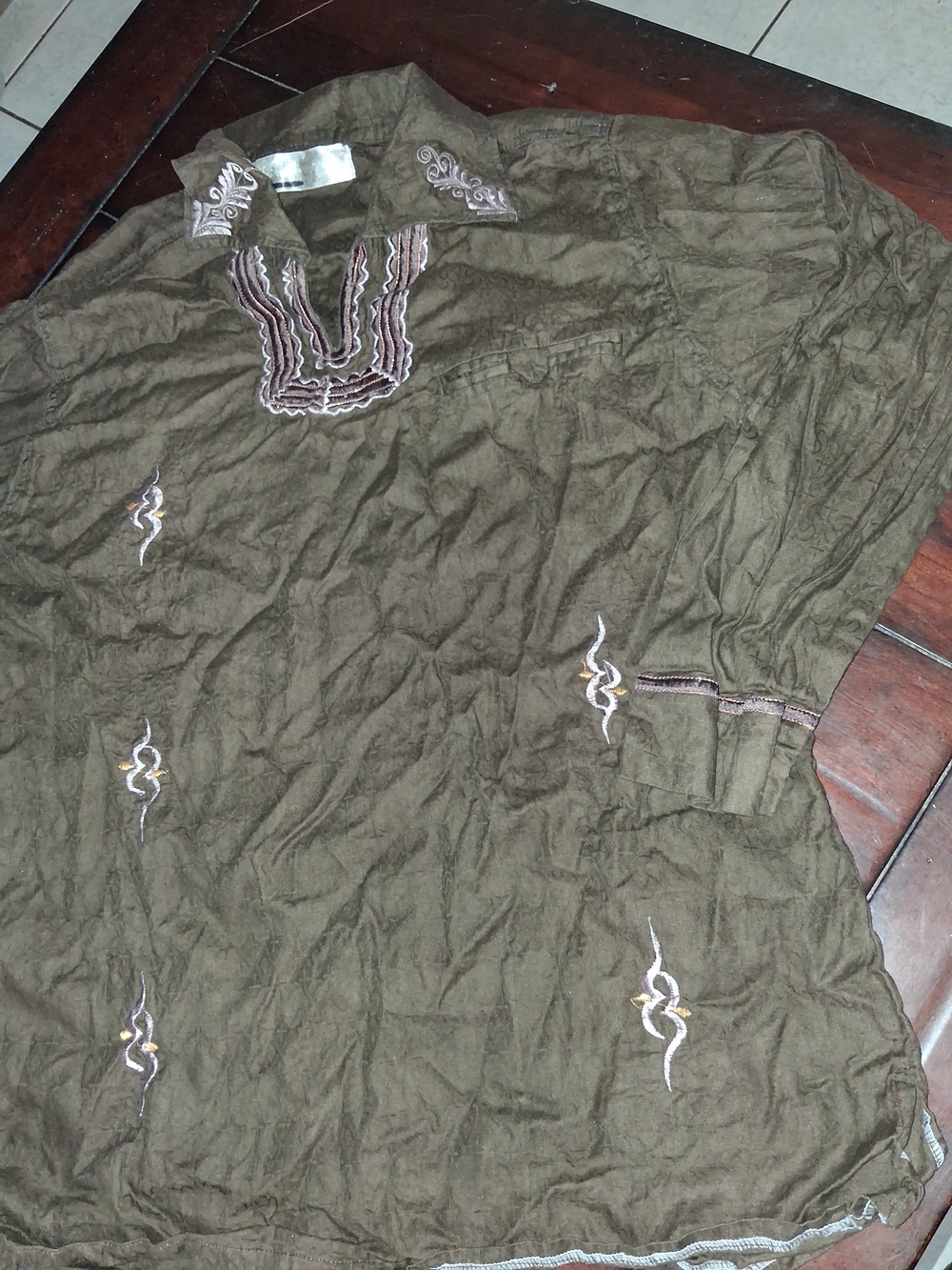 Men's Olive Embroidered Long-Sleeve Dress Shirt